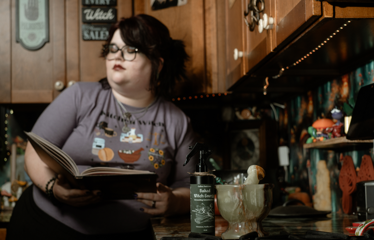 KITCHEN WITCH T-SHIRT